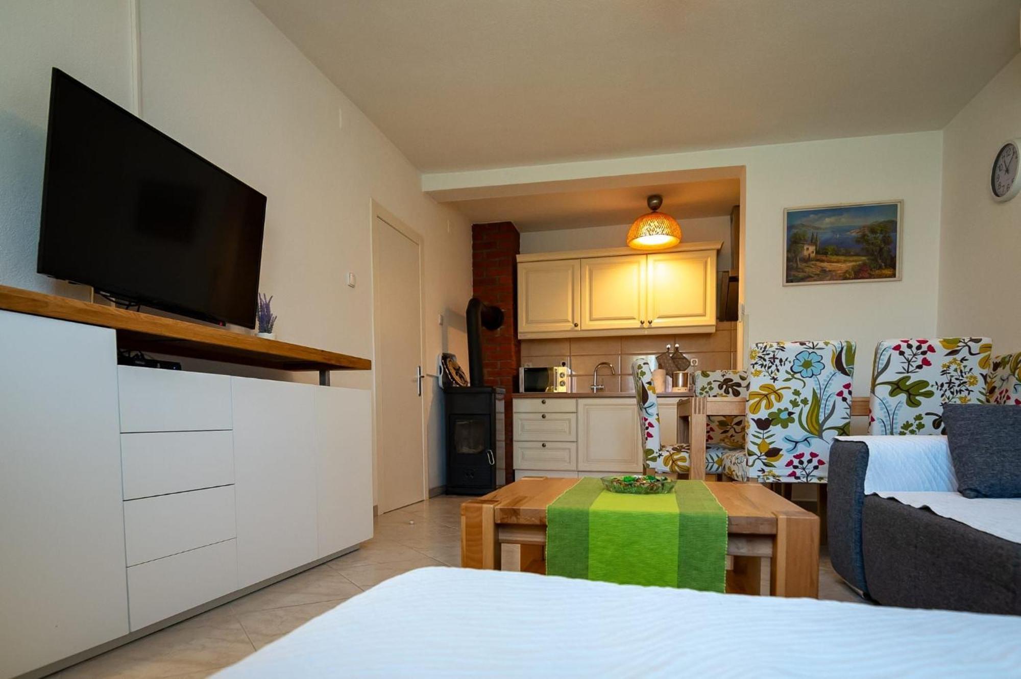Apartments Kaja พอสติรา ภายนอก รูปภาพ